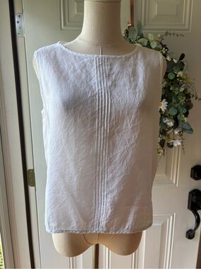 Eileen Fisher 100% Linen White Sleeveless Pintuck Linen Camisole